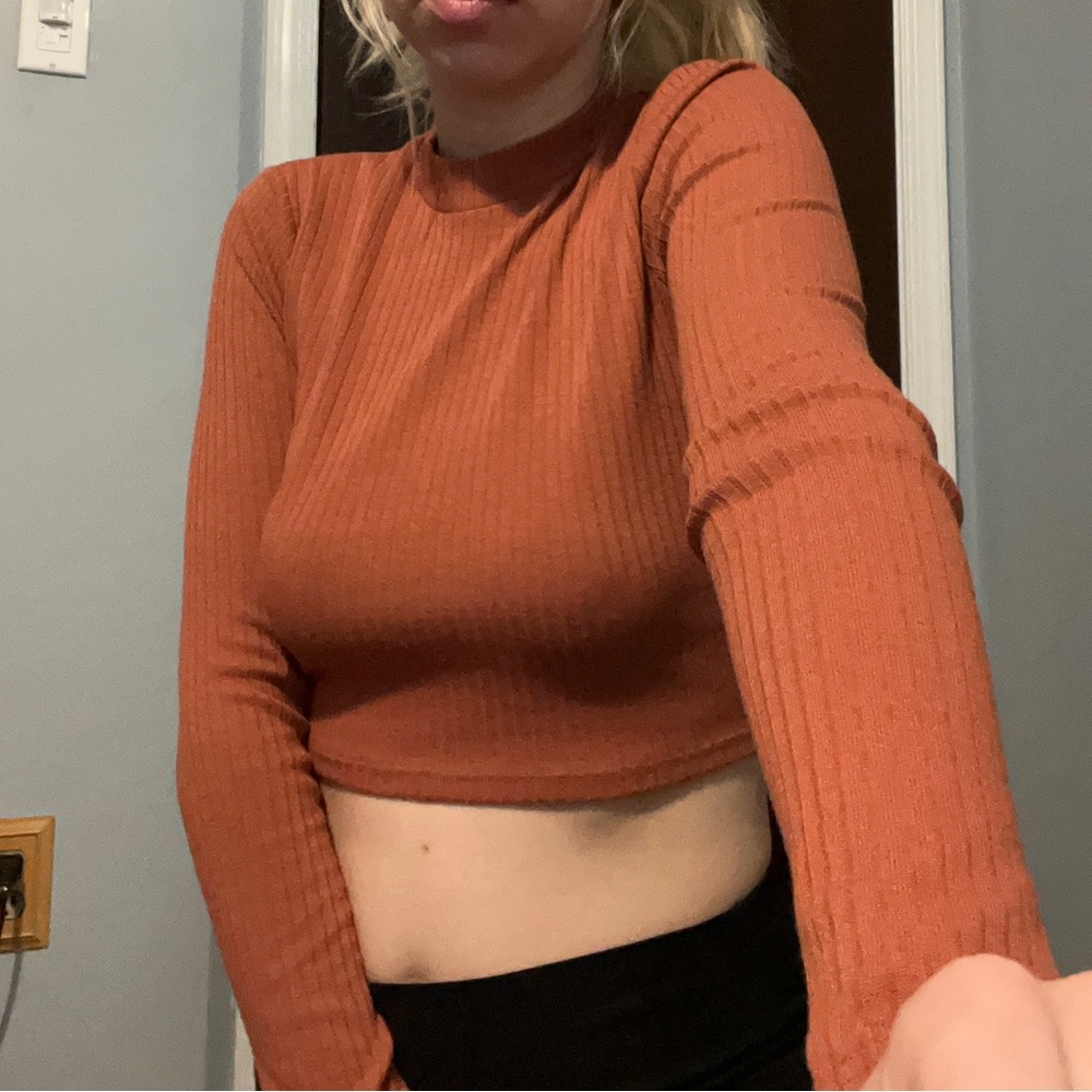 4 Fall Shirts/Sweaters! - Picture 5 of 11